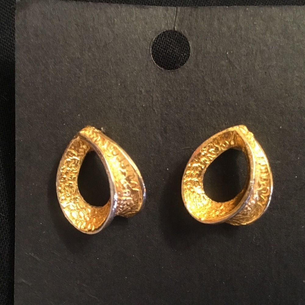 Textured Goldtone Ellipse Earring